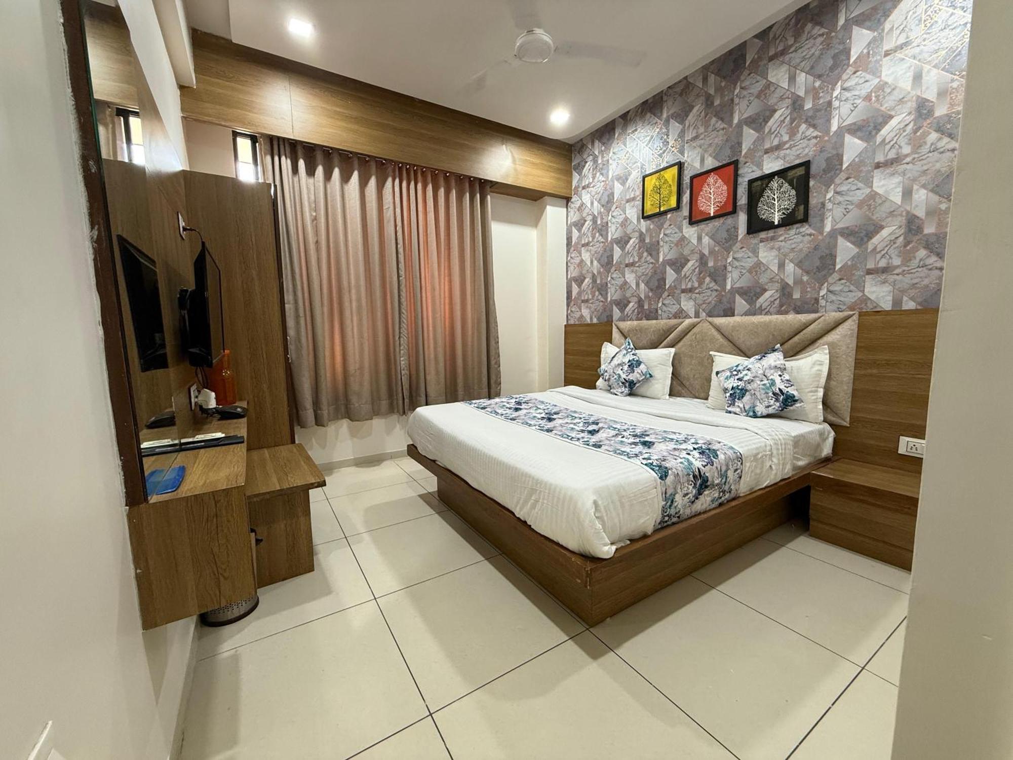 Hotelsuncity Inn Vadodara Luaran gambar